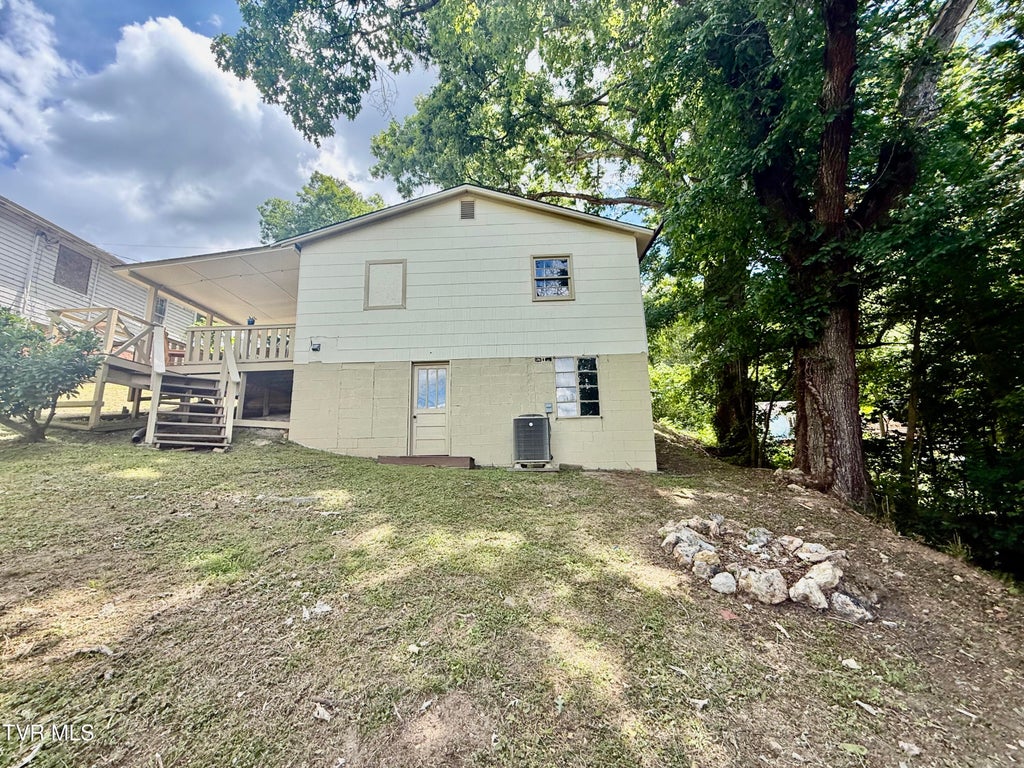 Photo of 1026 Cooper Street, Kingsport, TN 37665 (MLS # 9996797)