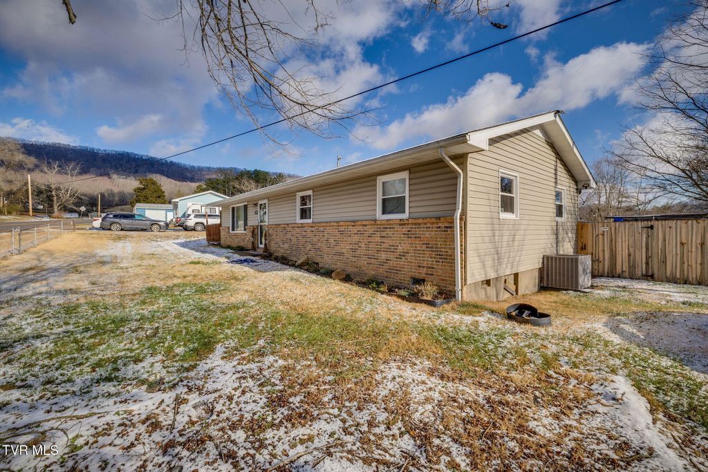 Photo of 1309 Powell Mountain Road, Duffield, VA 24244 (MLS # 9990344)