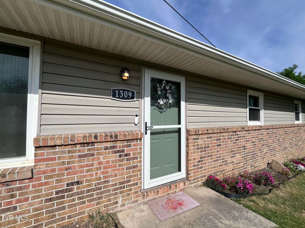 Photo of 1309 Powell Mountain Road, Duffield, VA 24244 (MLS # 9990344)