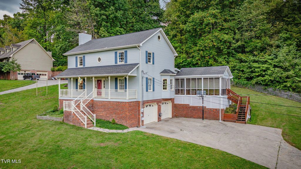 Photo of 203 Sasanoa Court, Kingsport, TN 37664 (MLS # 9986764)