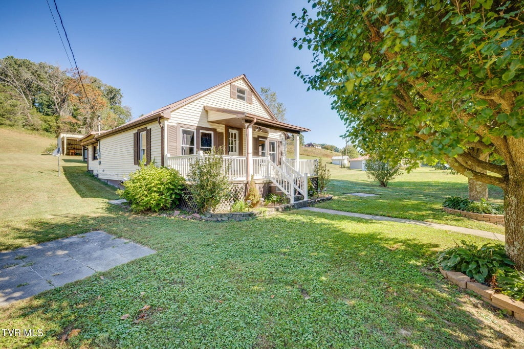 Photo of 221 Amis Chapel Road, Surgoinsville, TN 37873 (MLS # 10001614)
