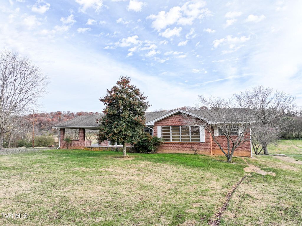 Photo of 180 Doughtys Chapel Road, Greeneville, TN 37745 (MLS # 9988550)