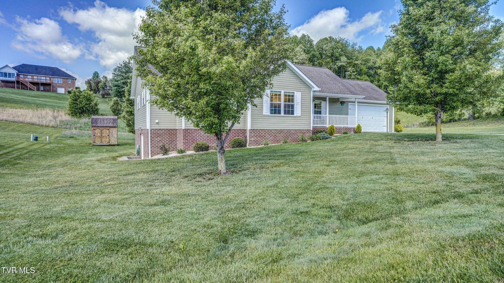 Photo of 17500 Bridle Drive, Abingdon, VA 24210 (MLS # 9994737)