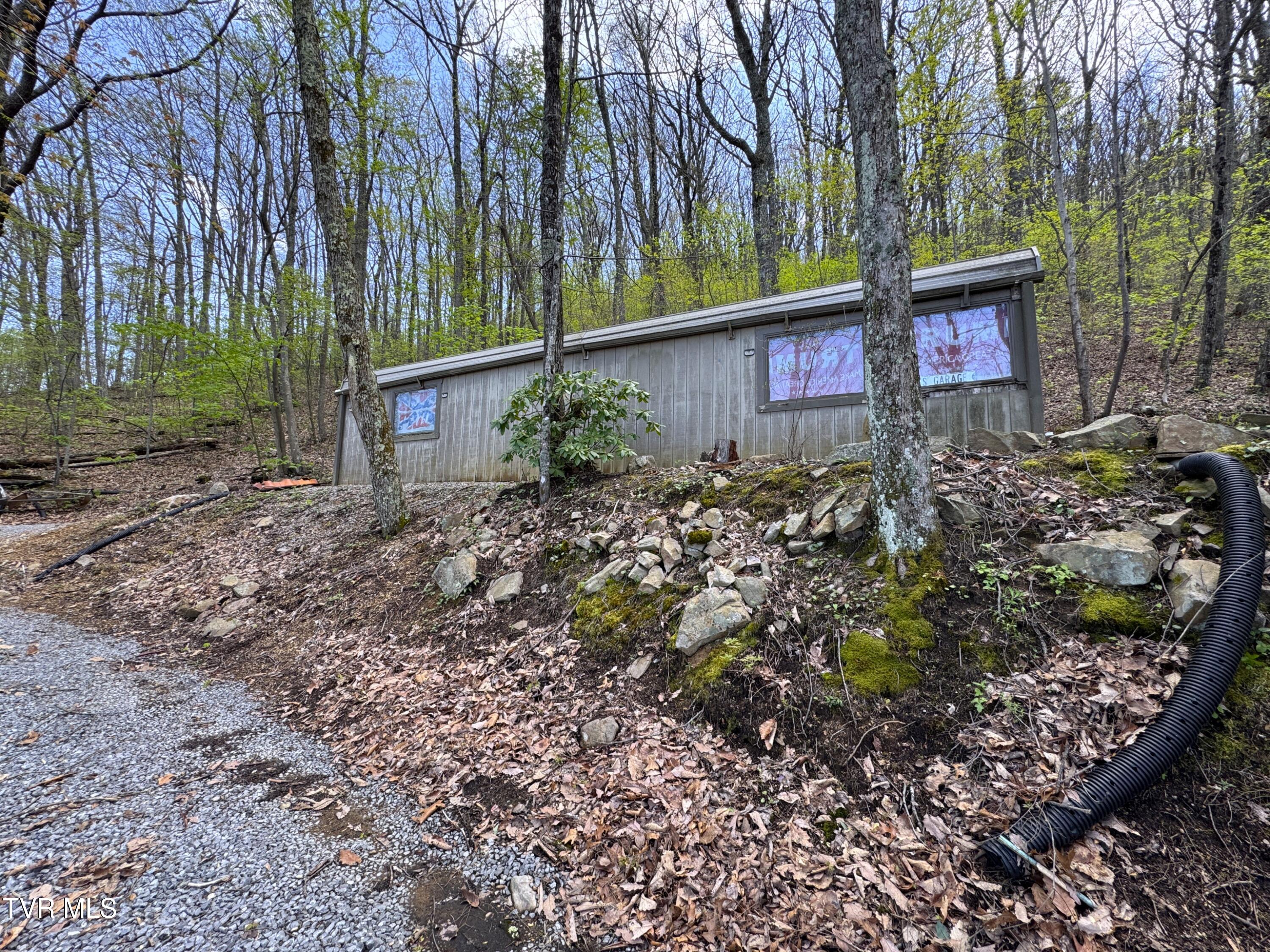2939 Dupont Springs Road, Sevierville, Tennessee image 4