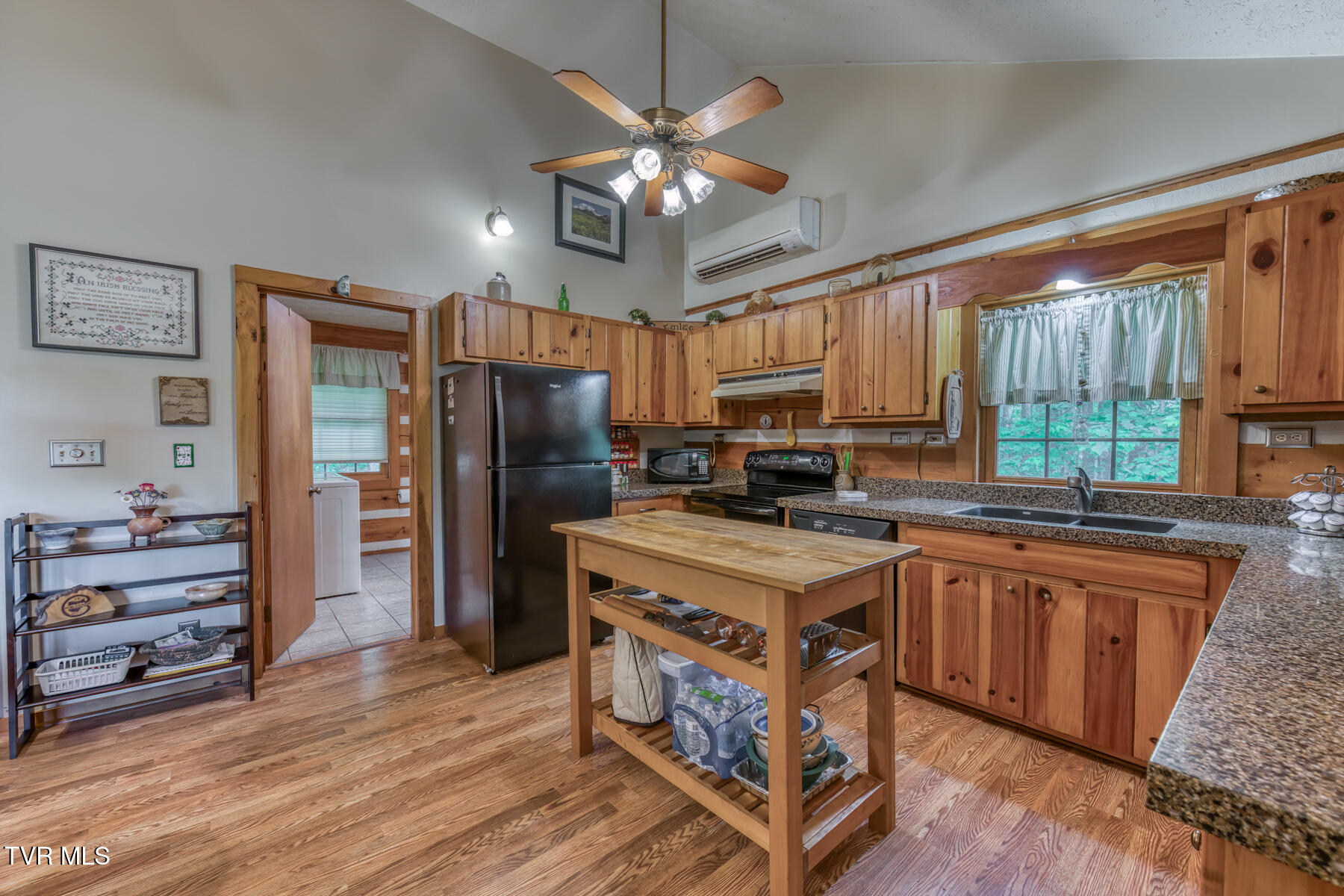 996 Fox Hollow Road, Mountain City, Tennessee image 7