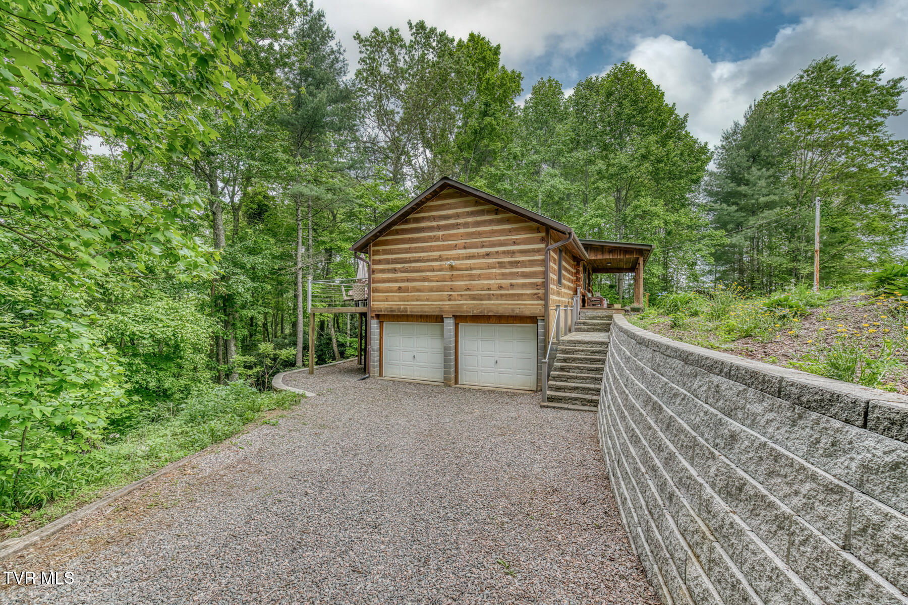 996 Fox Hollow Road, Mountain City, Tennessee image 4