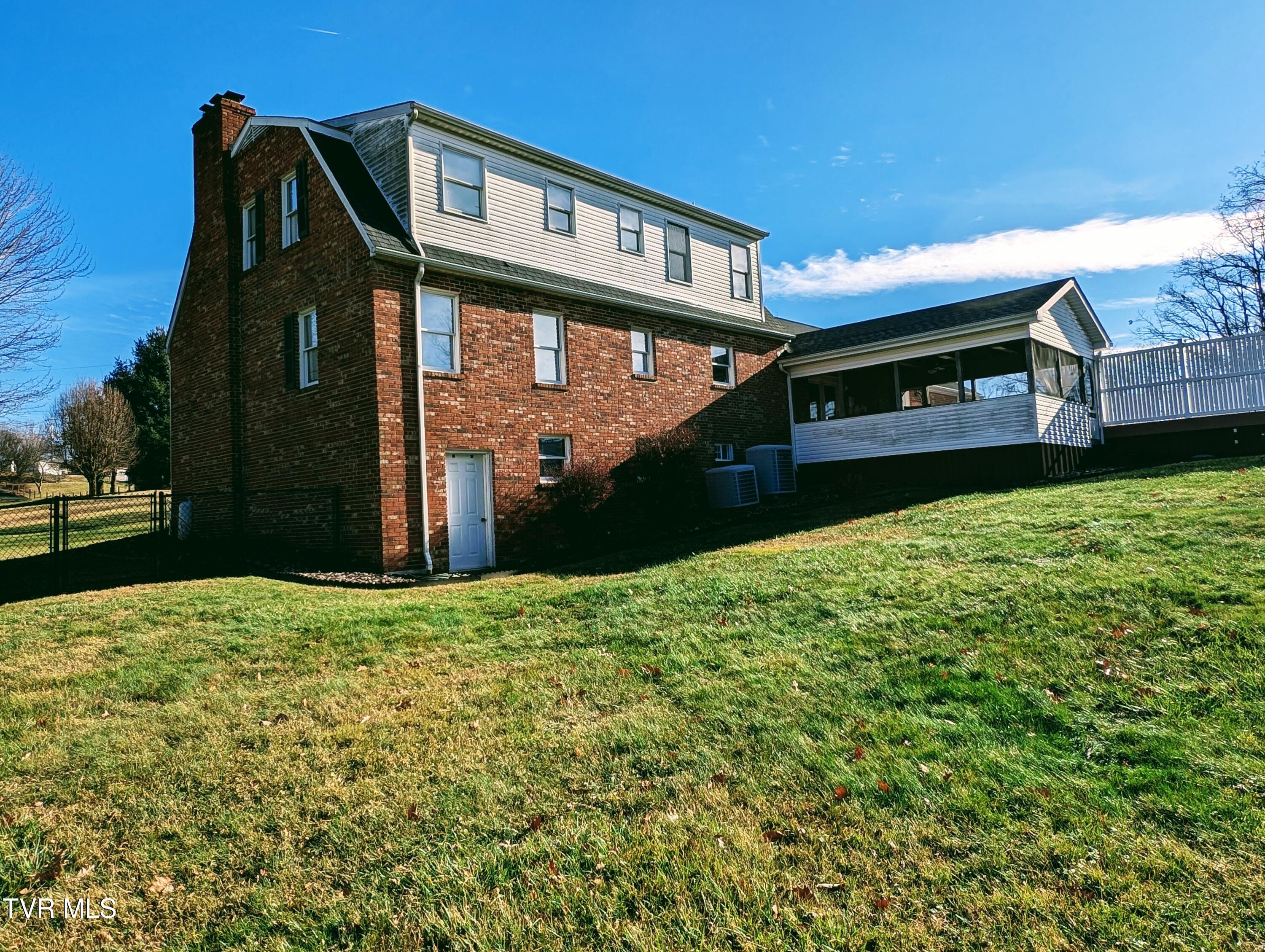 2595 Rose Ridge Ridge, Clintwood, Virginia image 4