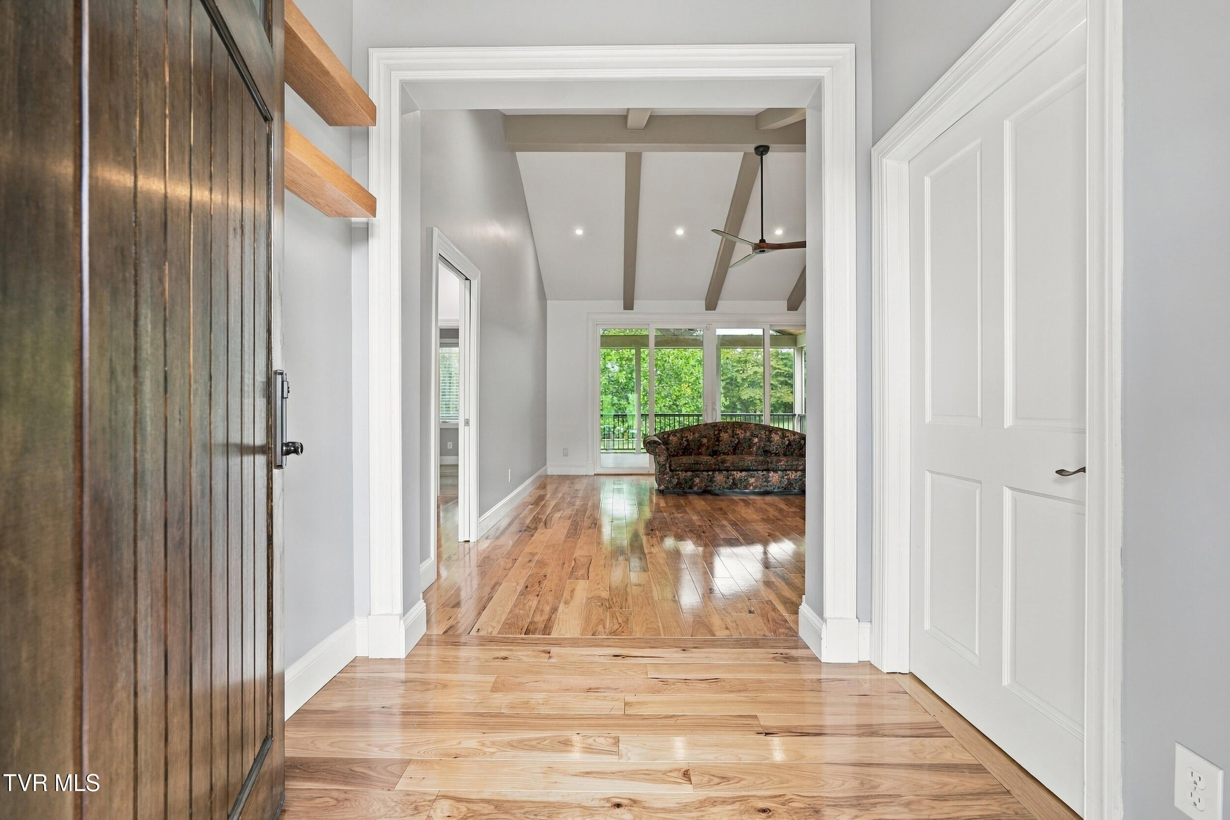 121 Carriage Lane