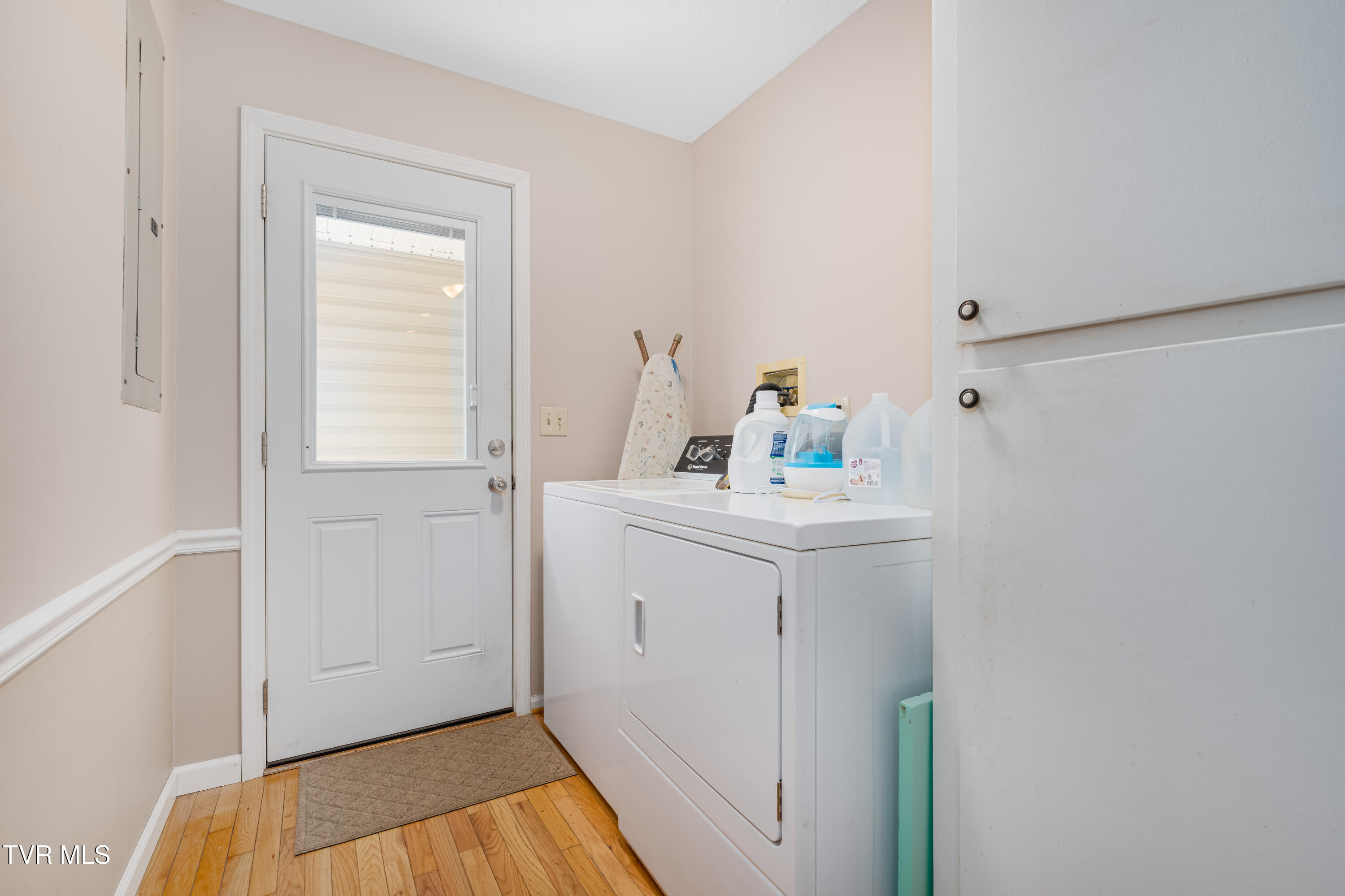 525 Adams Road, Mountain City, Tennessee image 12