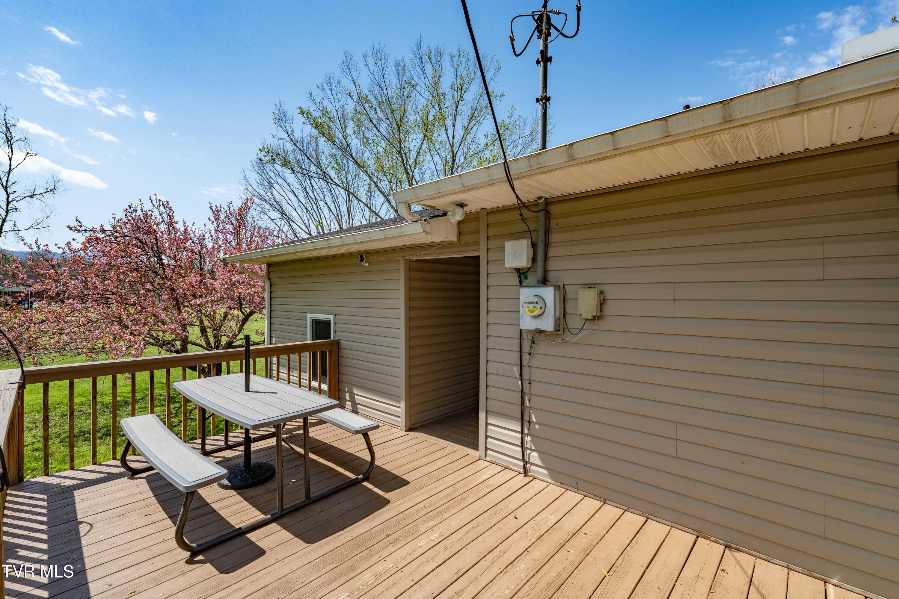 525 Adams Road, Mountain City, Tennessee image 37