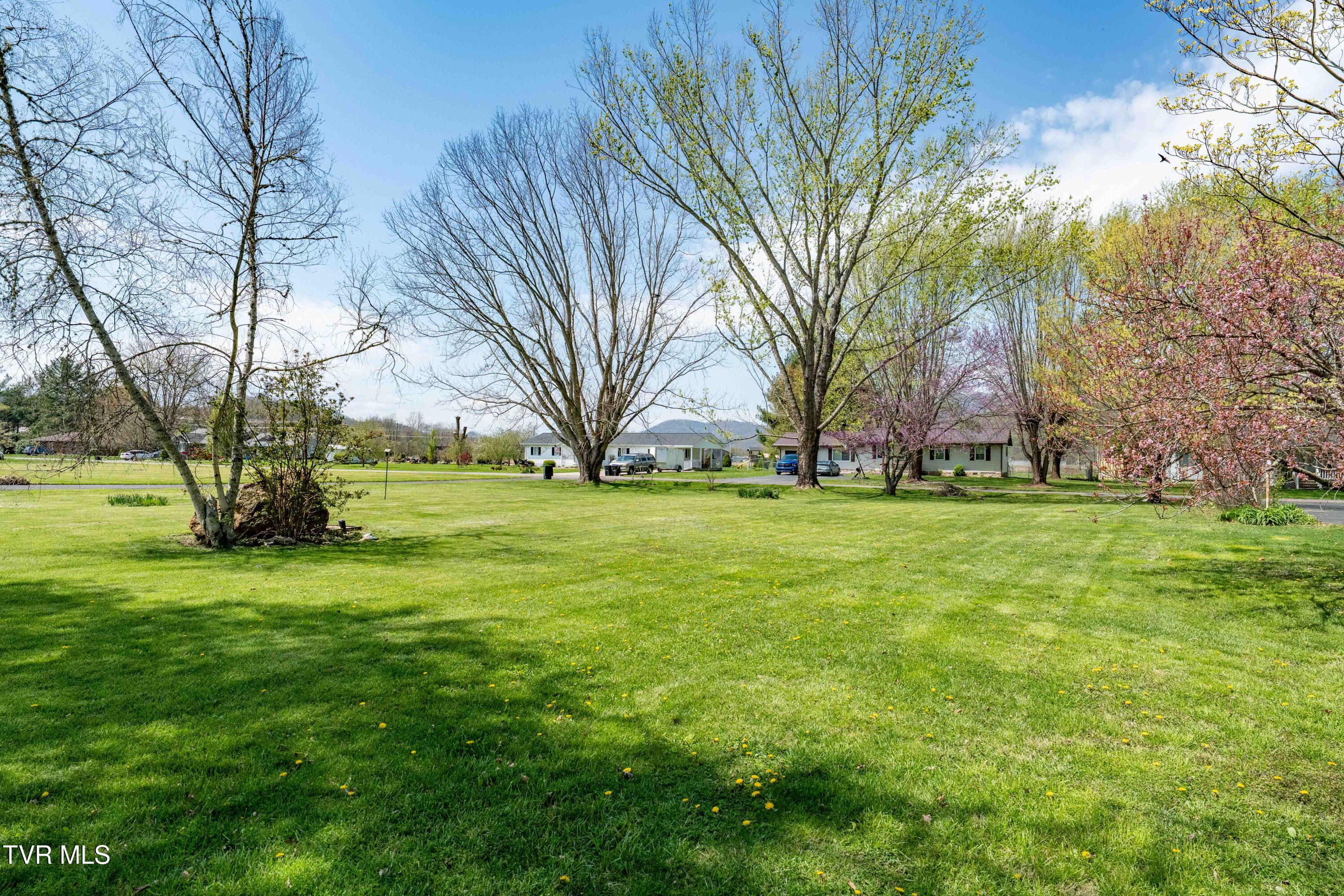 525 Adams Road, Mountain City, Tennessee image 47