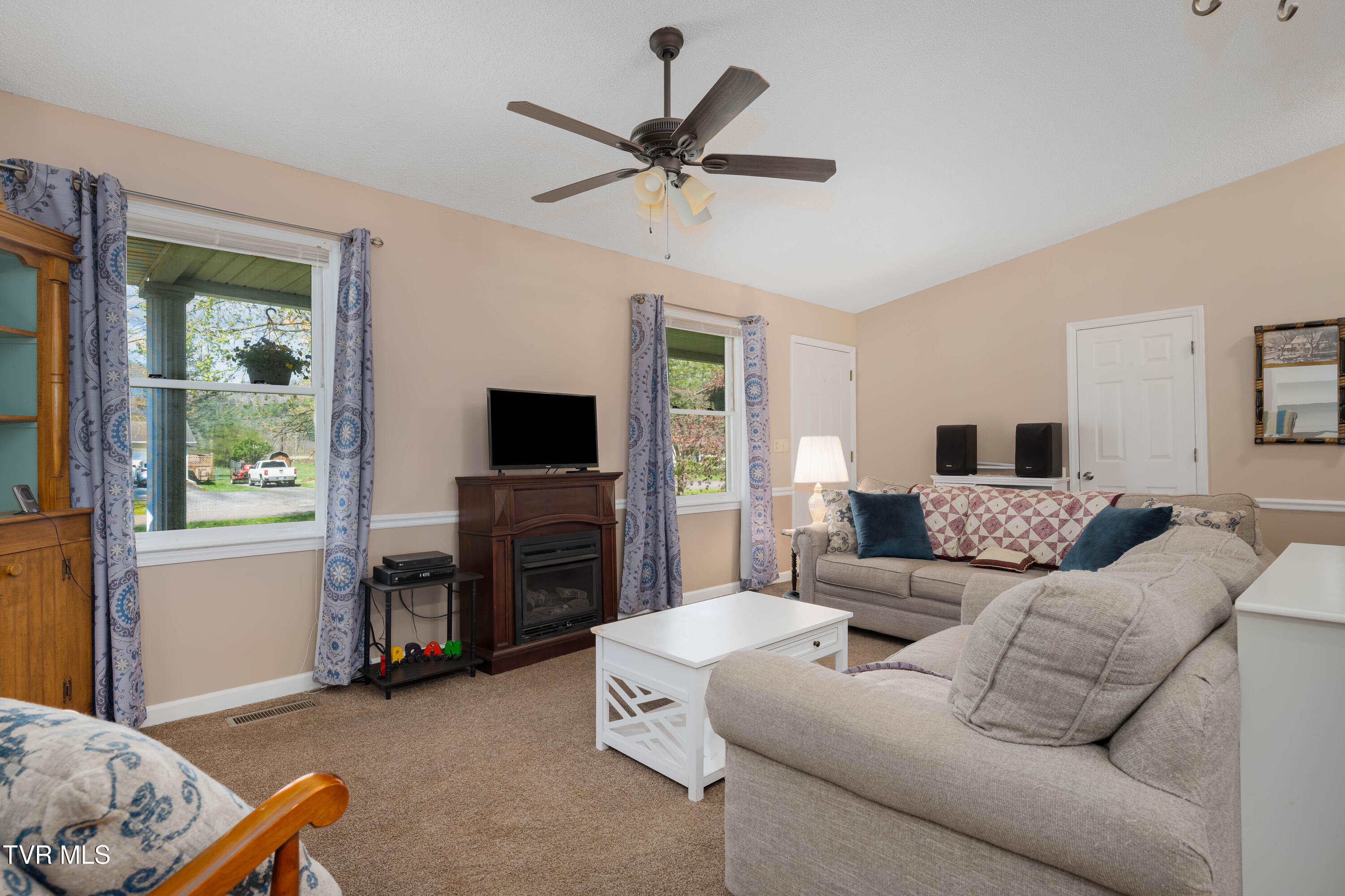 525 Adams Road, Mountain City, Tennessee image 4
