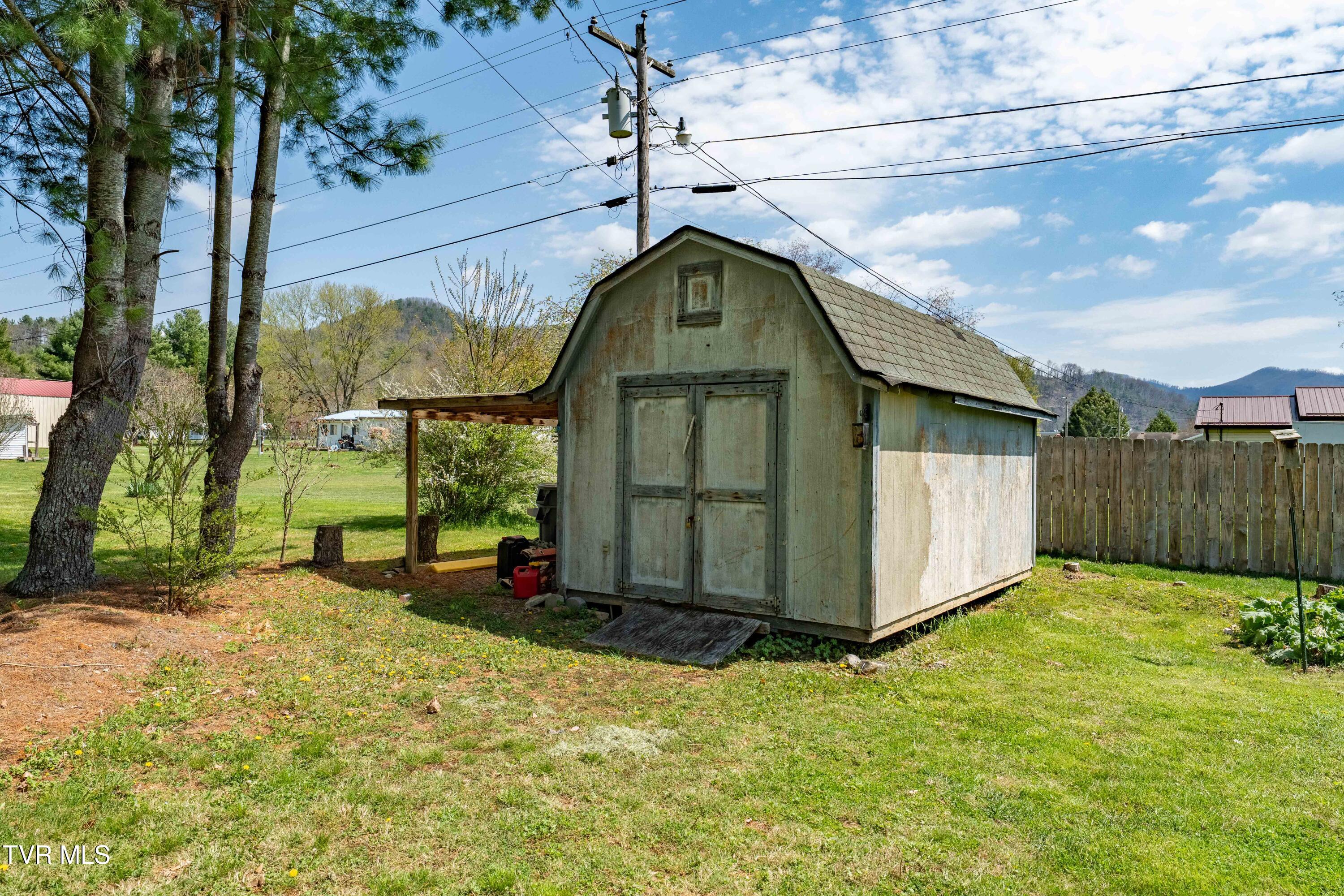525 Adams Road, Mountain City, Tennessee image 42