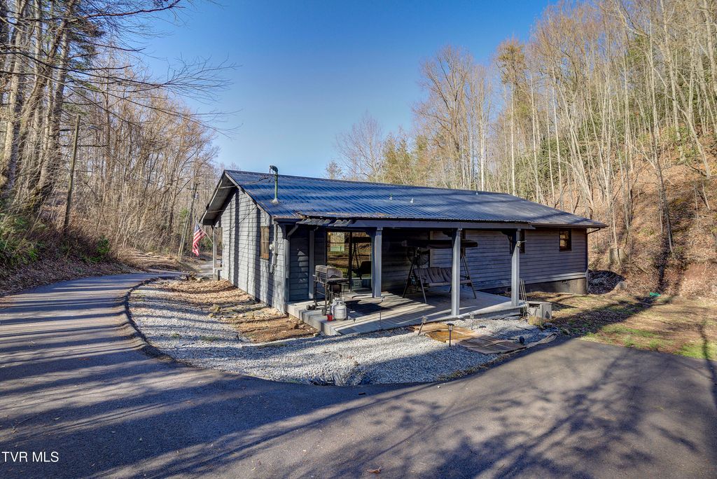 Photo of 124 Ogle Road, Unicoi, TN 37692 (MLS # 9991360)