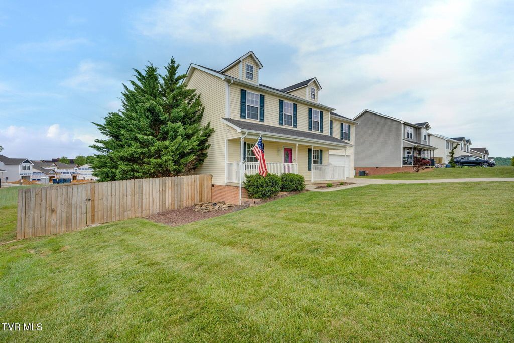 Photo of 2201 Fox Meadows Circle, Bluff City, TN 37618 (MLS # 9994931)