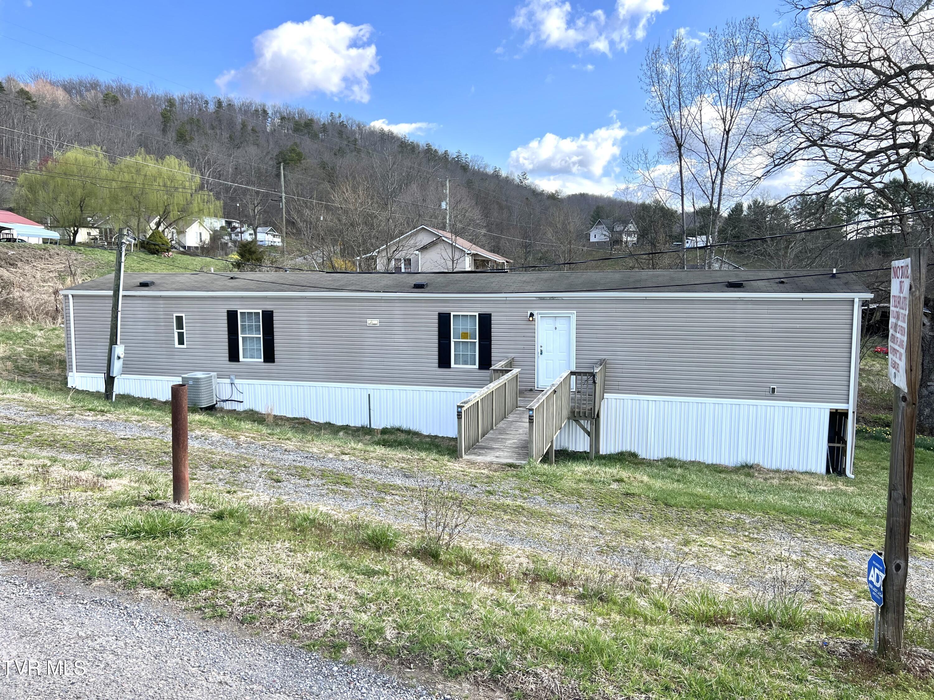 13 Woods Road, Castlewood, Virginia image 3