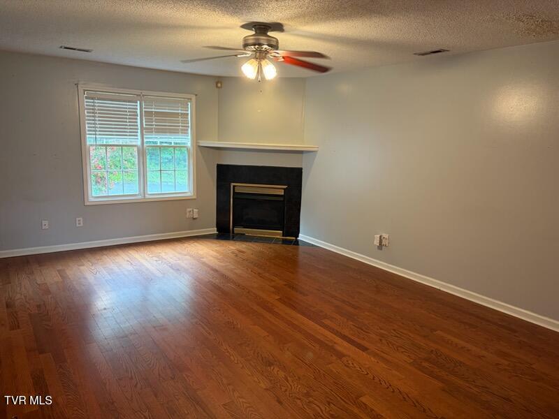 Photo of 122 Arrowhead Drive, Johnson City, TN 37601 (MLS # 9998916)