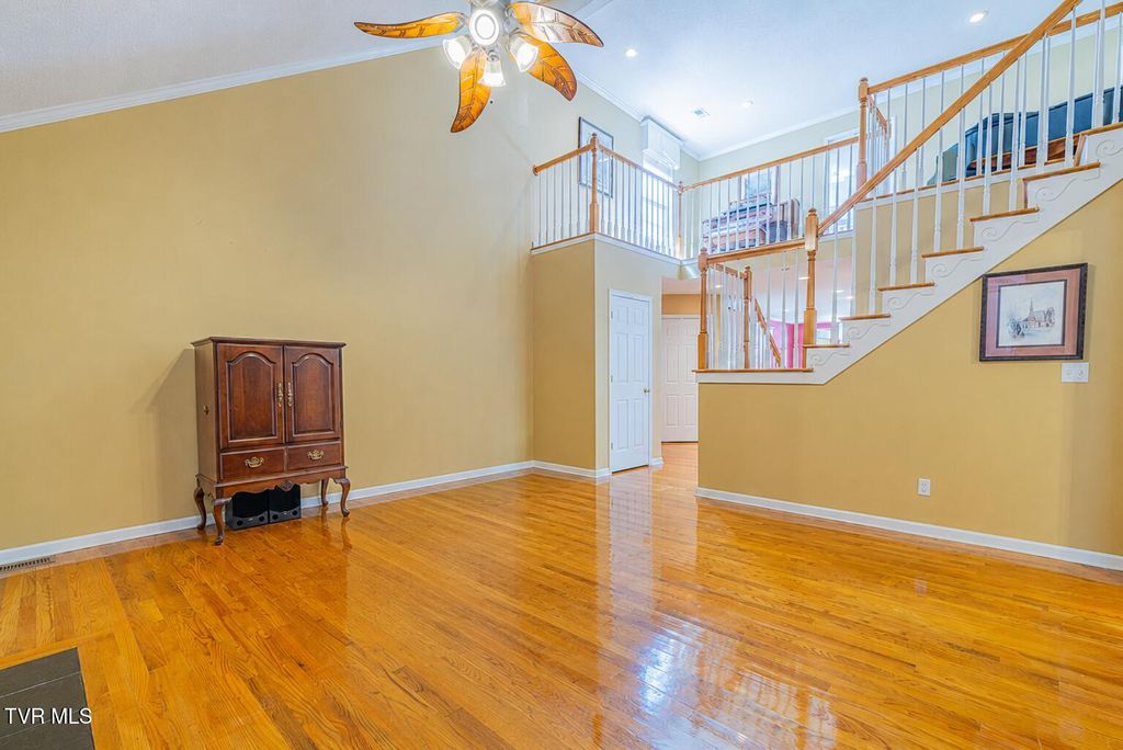 Photo of 129 Robinson Walk # 7b, Bristol, TN 37620 (MLS # 9995889)
