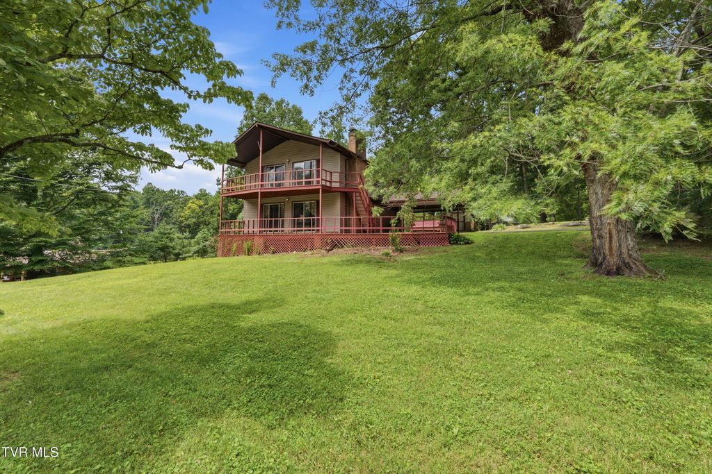 Photo of 123 Lexington Avenue, Elizabethton, TN 37643 (MLS # 9998518)