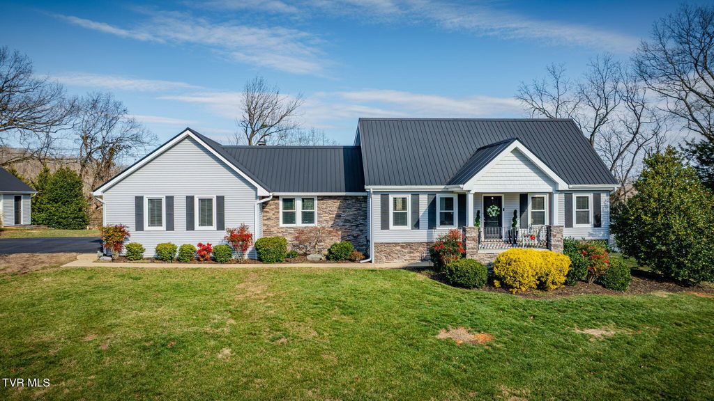 Photo of 512 Hideaway Farm Road, Piney Flats, TN 37686 (MLS # 9990925)