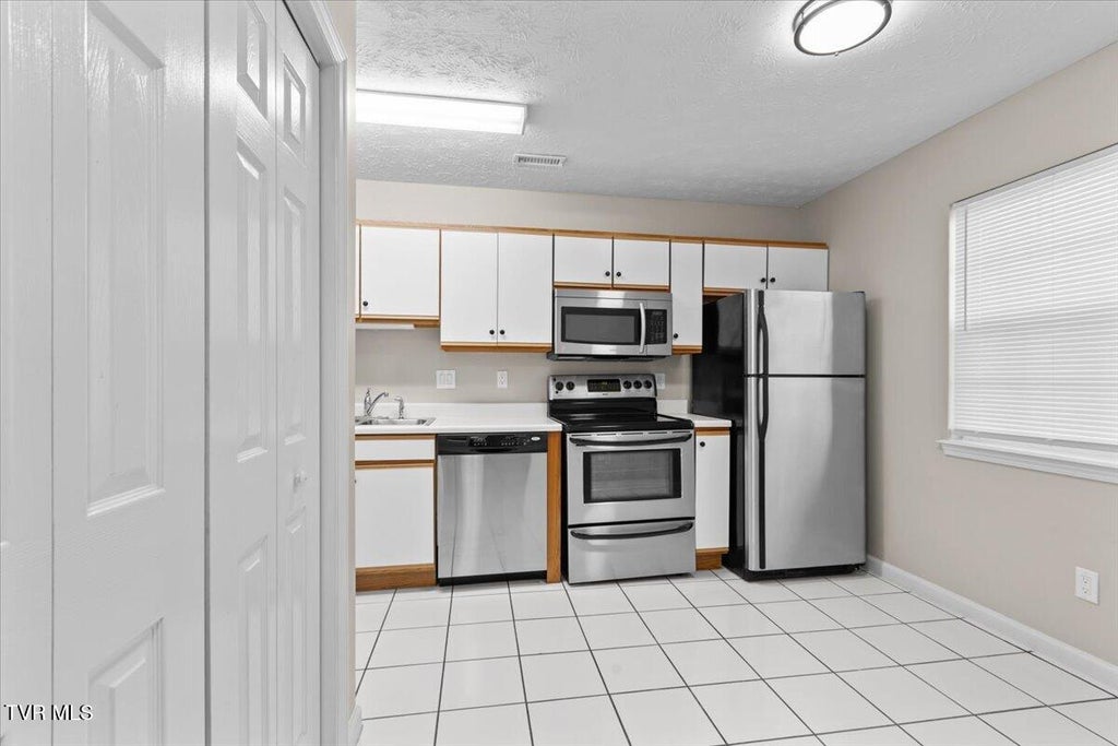Photo of 807 Swadley Road #Apt 4, Johnson City, TN 37601 (MLS # 10002368)