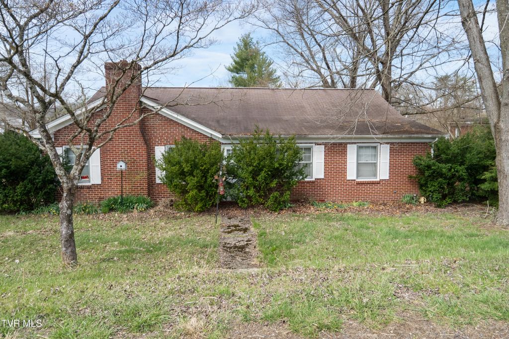 Photo of 510 Glade Street, Glade Spring, VA 24340 (MLS # 9992734)