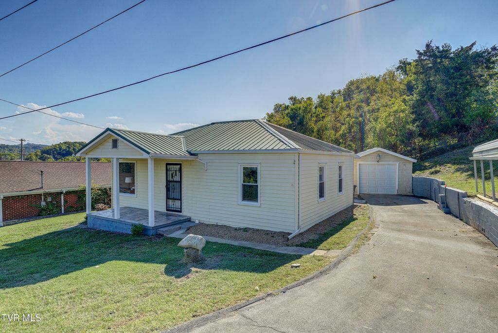 Photo of 2209 Jett Road, Kingsport, TN 37660 (MLS # 9986352)