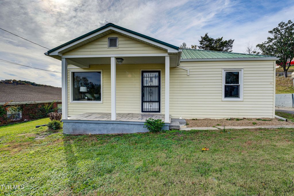 Photo of 2209 Jett Road, Kingsport, TN 37660 (MLS # 9986352)