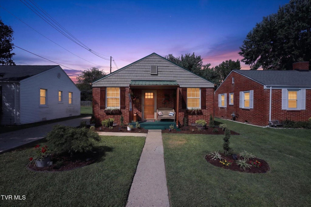 Photo of 1370 Waverly Road, Kingsport, TN 37664 (MLS # 10000538)