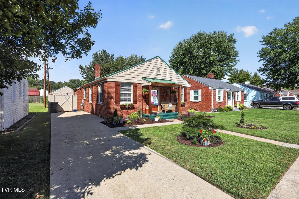 Photo of 1370 Waverly Road, Kingsport, TN 37664 (MLS # 10000538)