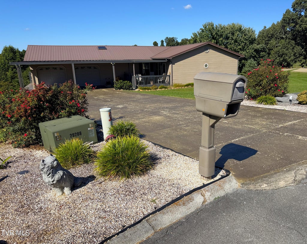 Photo of 130 Earlington Drive, Greeneville, TN 37743 (MLS # 10001786)