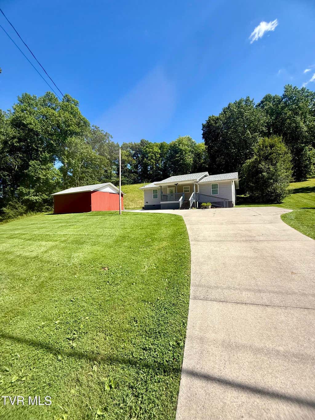 Photo of 379 Minton Hollow Road, Elizabethton, TN 37643 (MLS # 9998946)