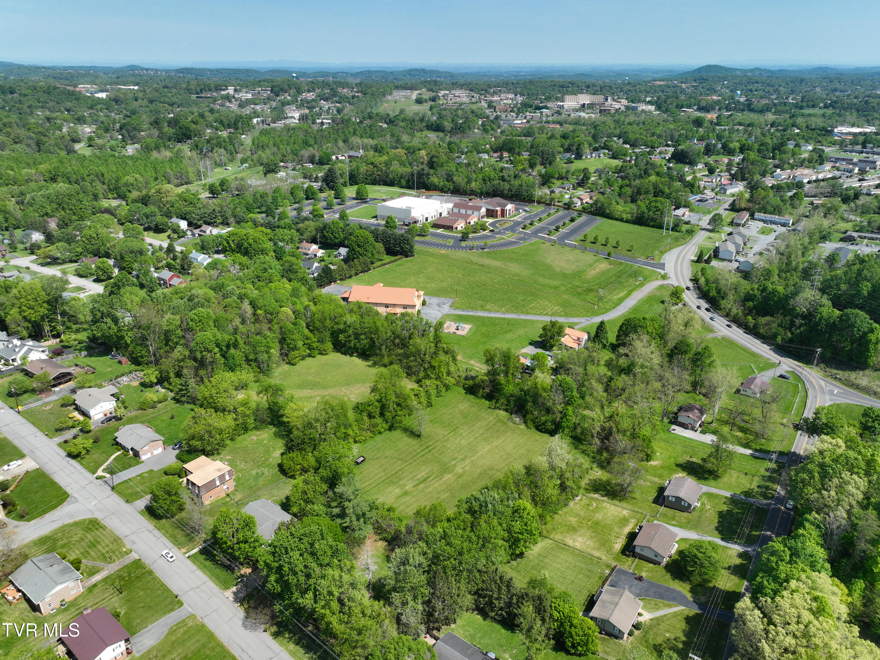 2704 Greenwood Drive, Johnson City, Tennessee image 26