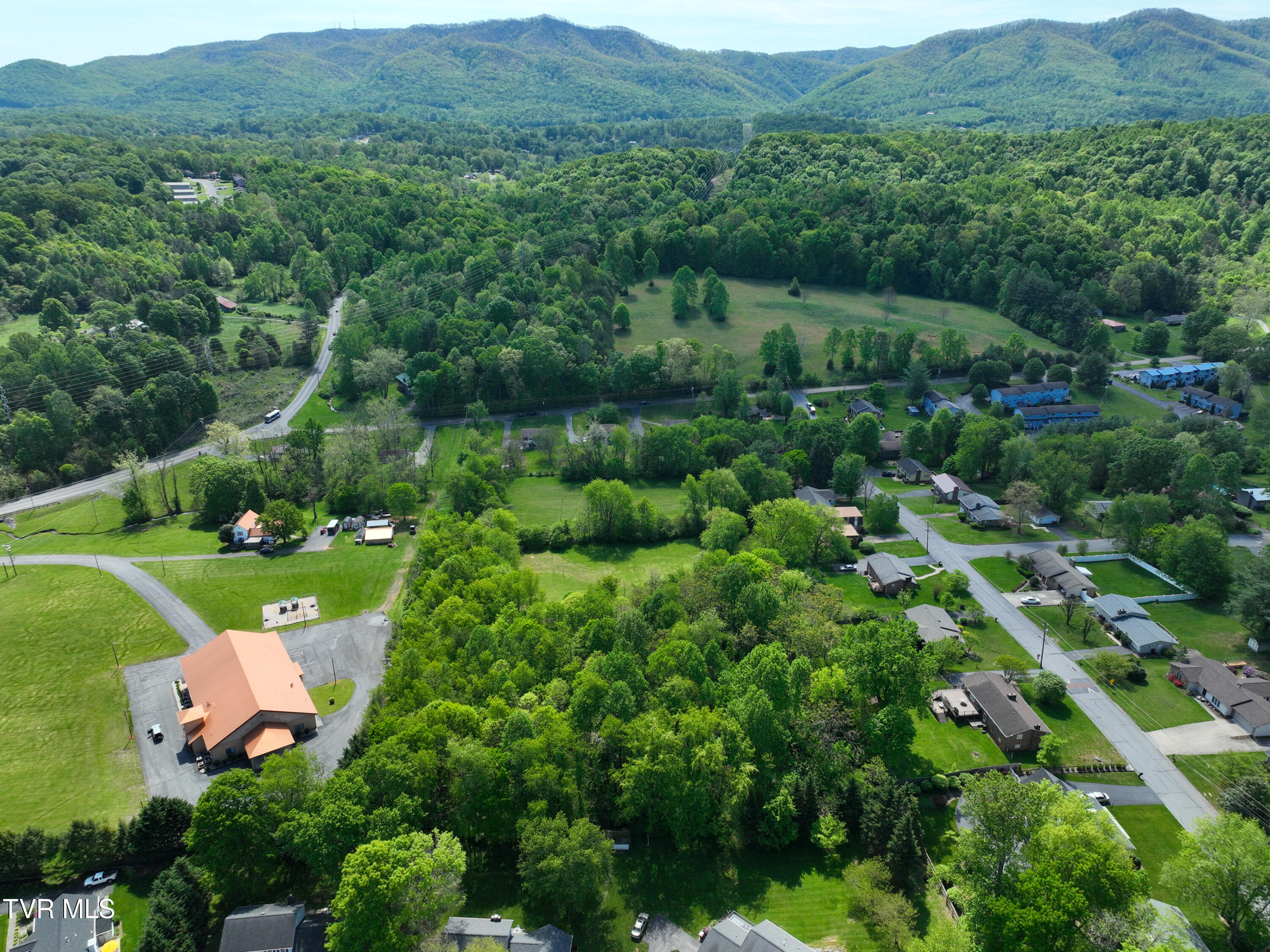 2704 Greenwood Drive, Johnson City, Tennessee image 11