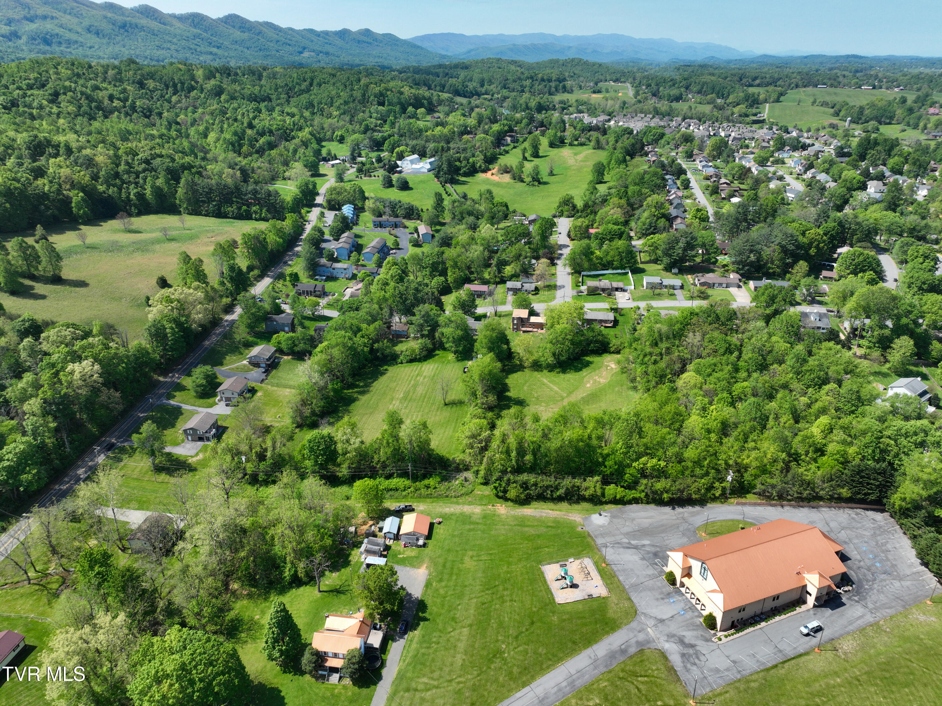 2704 Greenwood Drive, Johnson City, Tennessee image 22