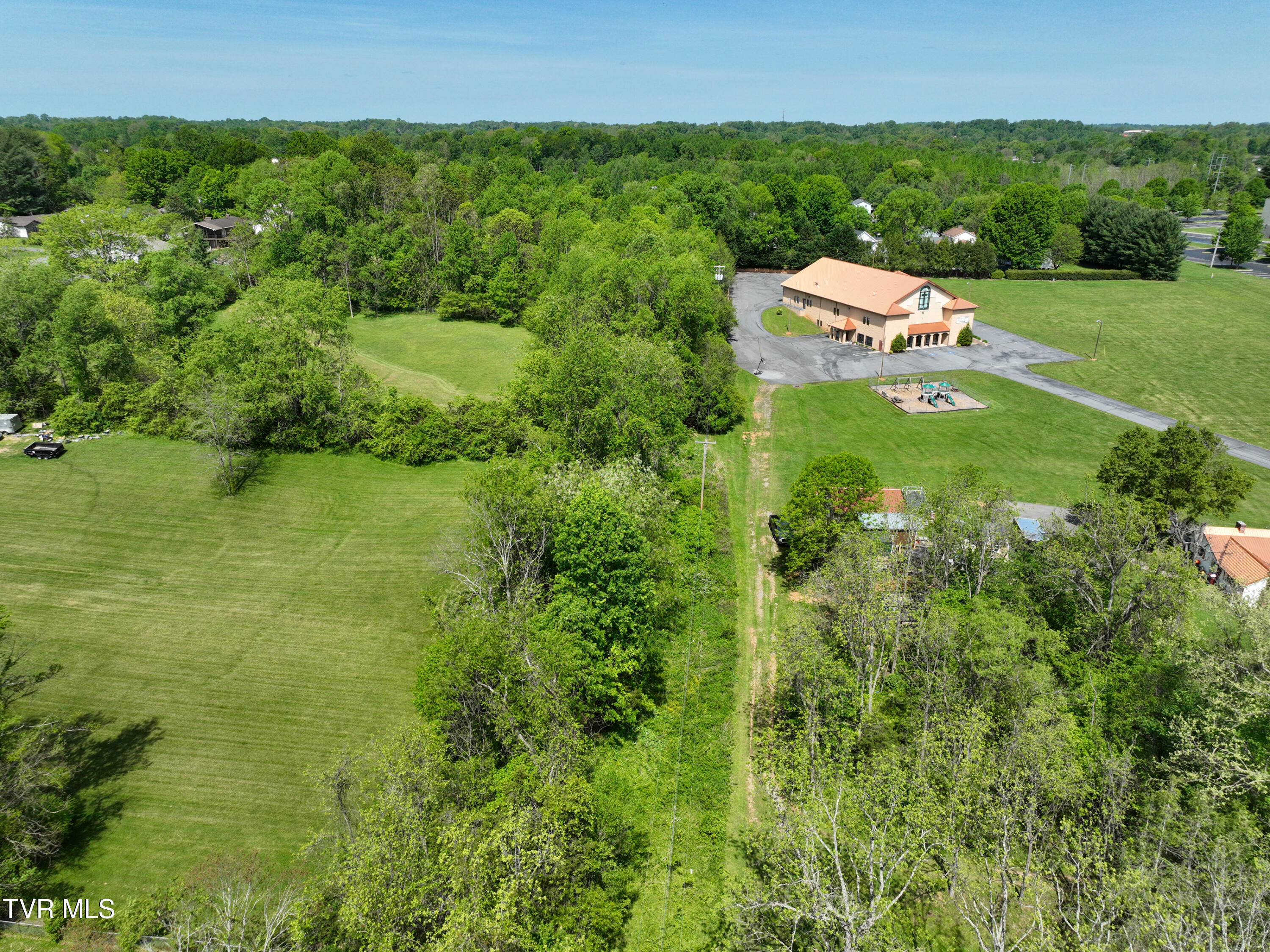 2704 Greenwood Drive, Johnson City, Tennessee image 8