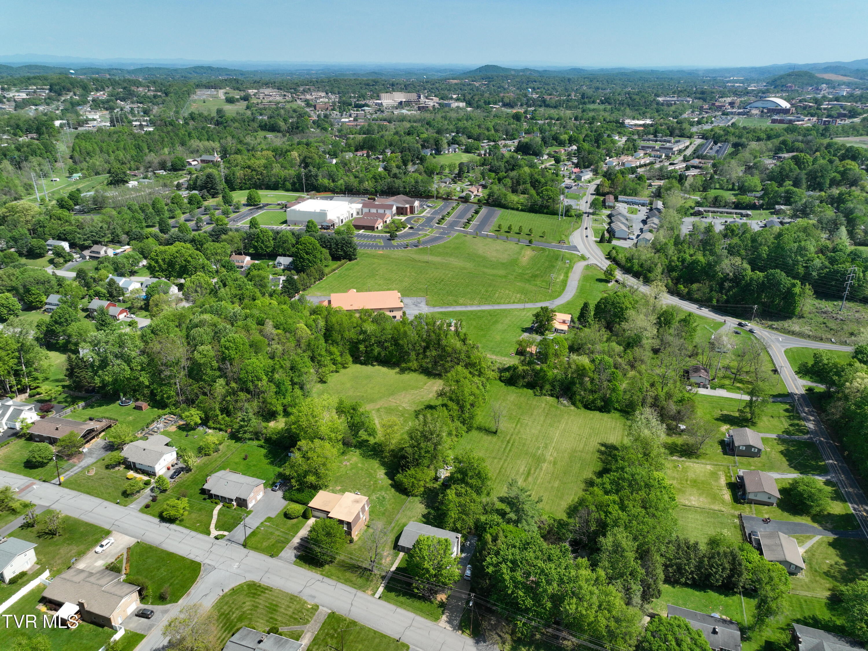 2704 Greenwood Drive, Johnson City, Tennessee image 15
