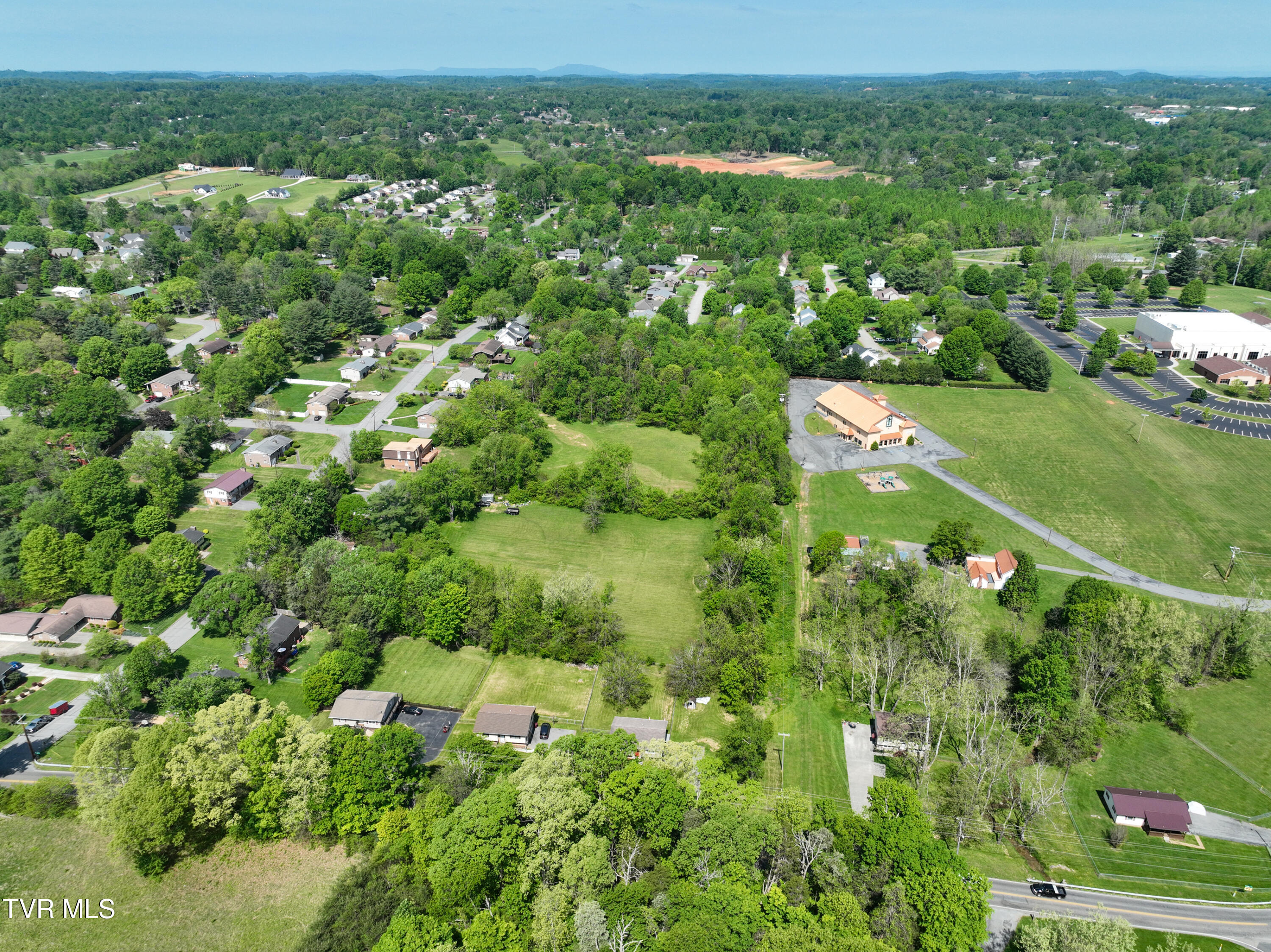 2704 Greenwood Drive, Johnson City, Tennessee image 14