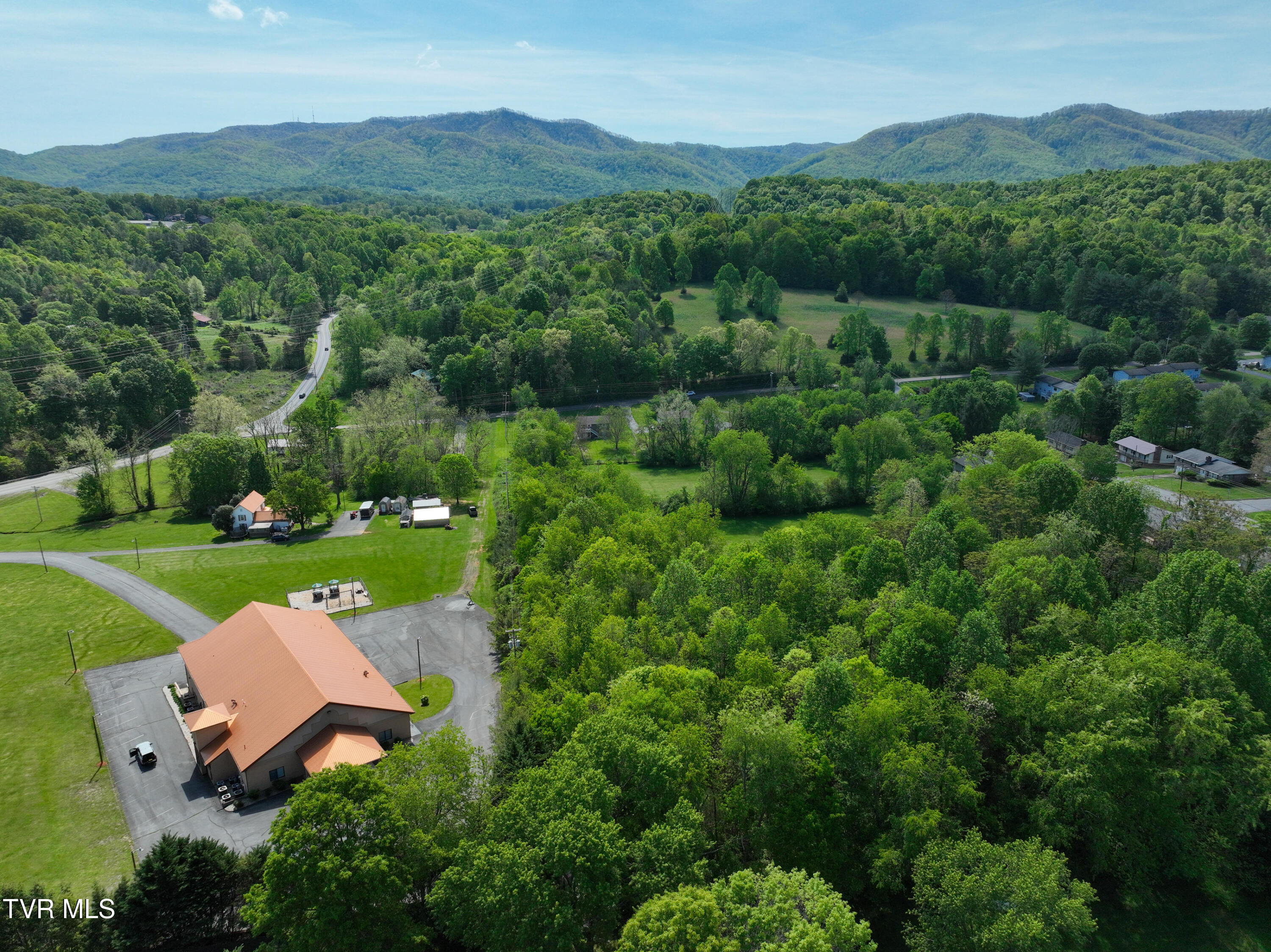 2704 Greenwood Drive, Johnson City, Tennessee image 10
