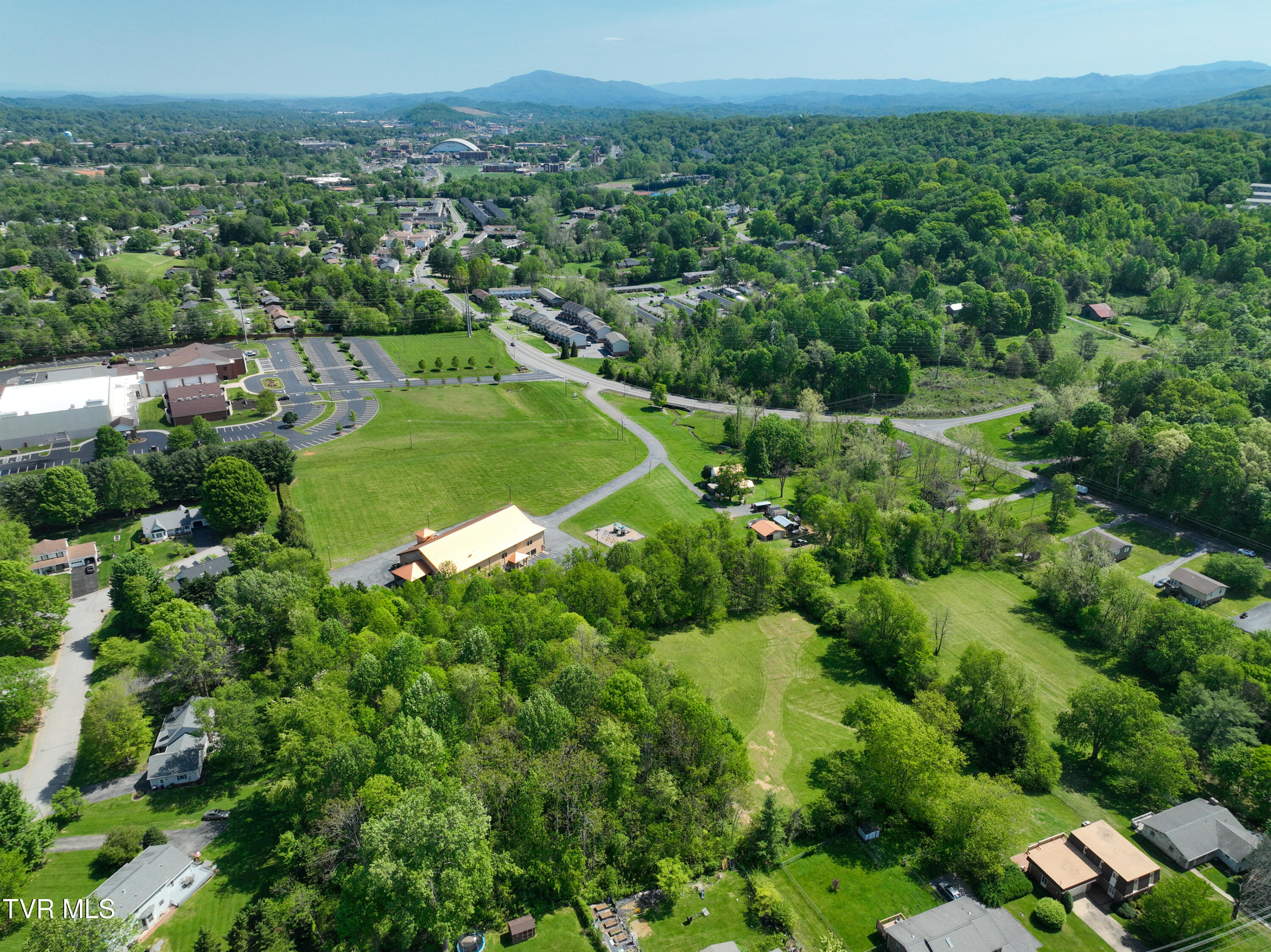 2704 Greenwood Drive, Johnson City, Tennessee image 20