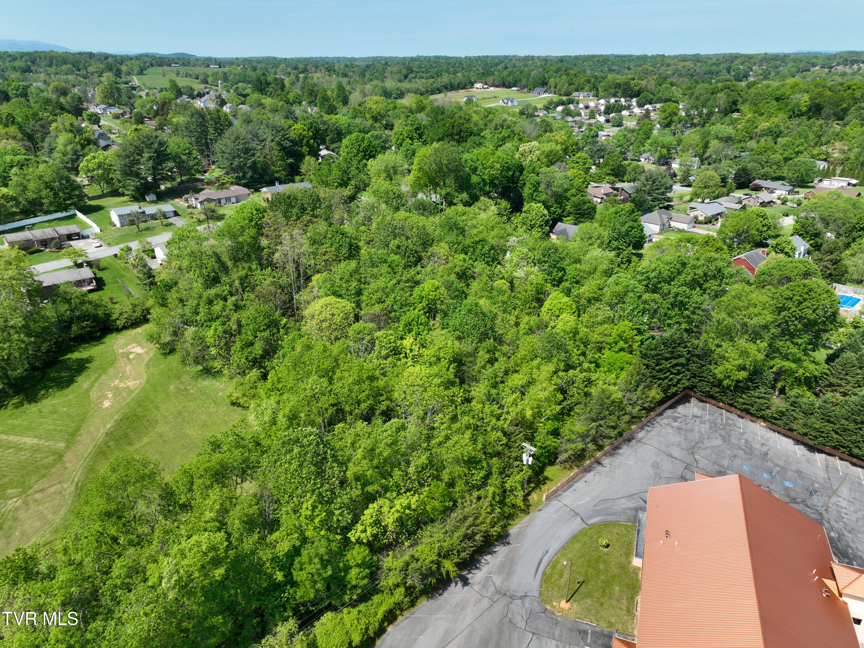 2704 Greenwood Drive, Johnson City, Tennessee image 5