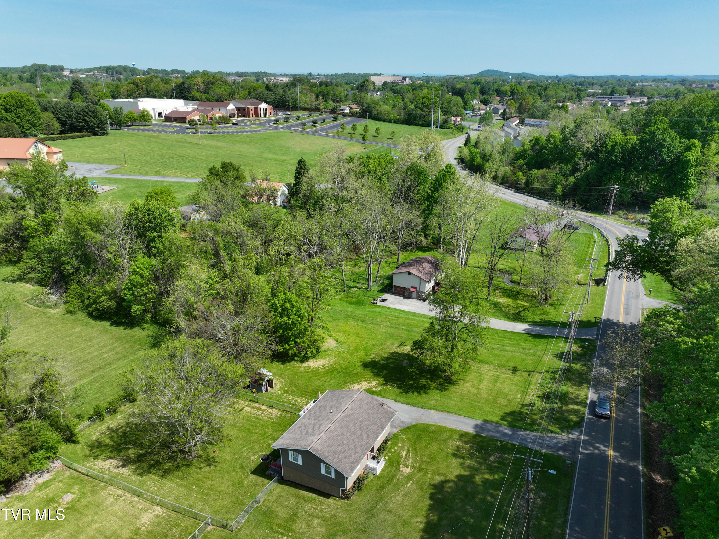 2704 Greenwood Drive, Johnson City, Tennessee image 30