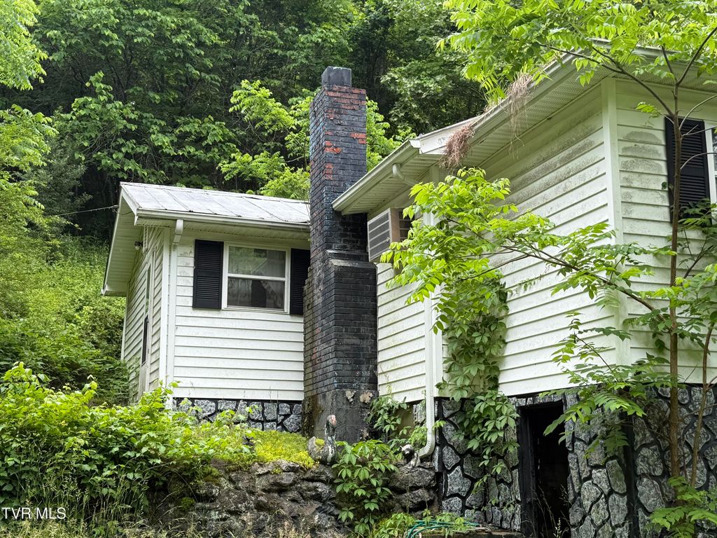 Photo of 1552 Sugar Pine Lane, Gate City, VA 24251 (MLS # 9995882)
