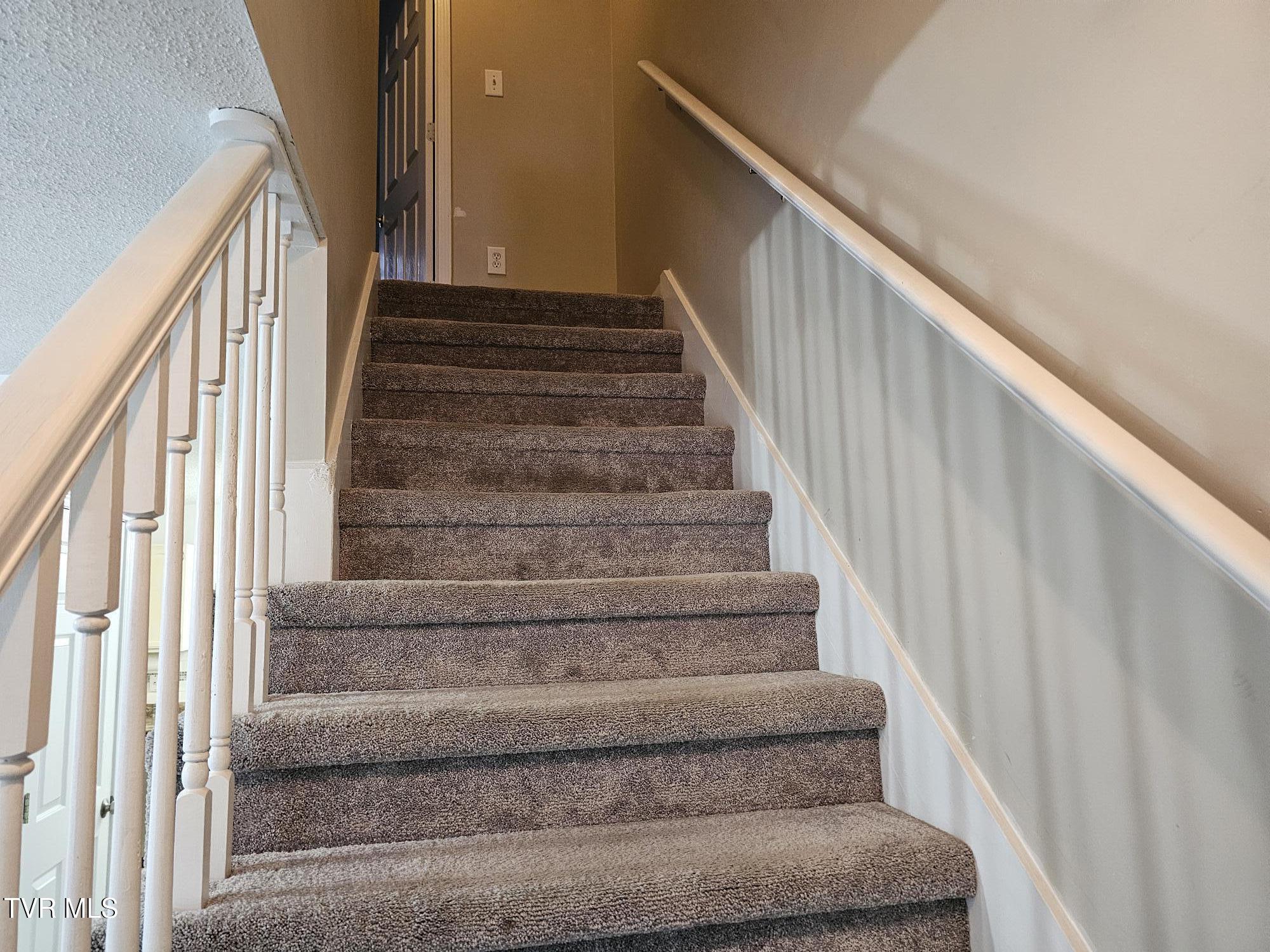 202 Oakcrest Circle #202, Bristol, Virginia image 14