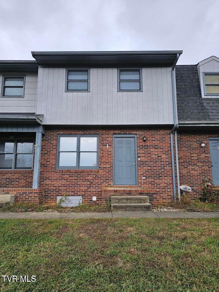 202 Oakcrest Circle #202, Bristol, Virginia image 1