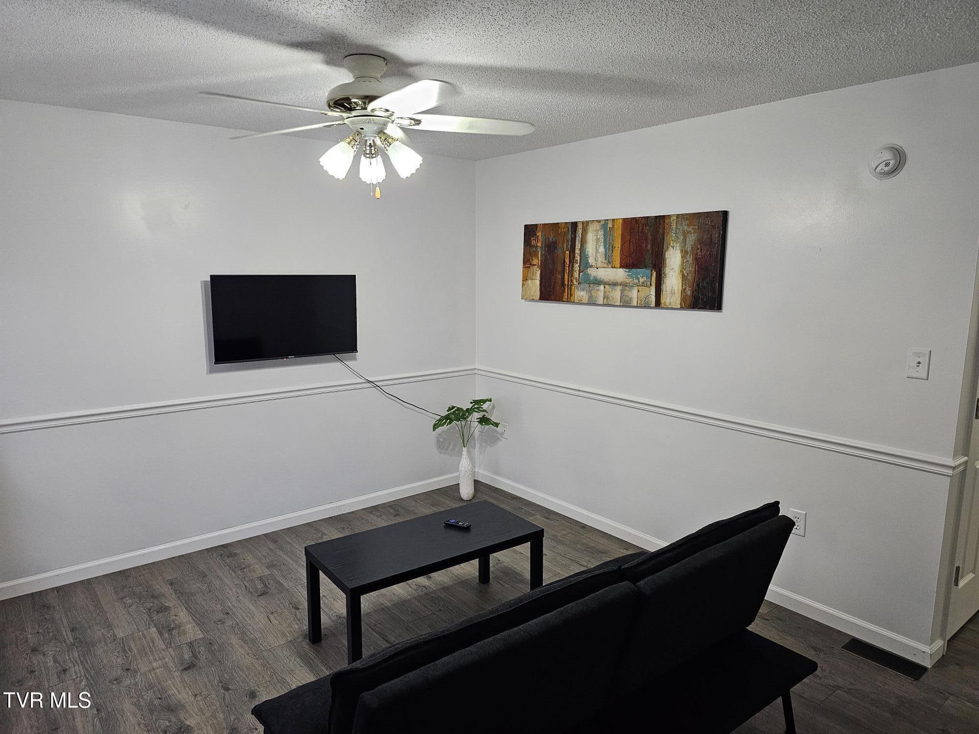 202 Oakcrest Circle #202, Bristol, Virginia image 8