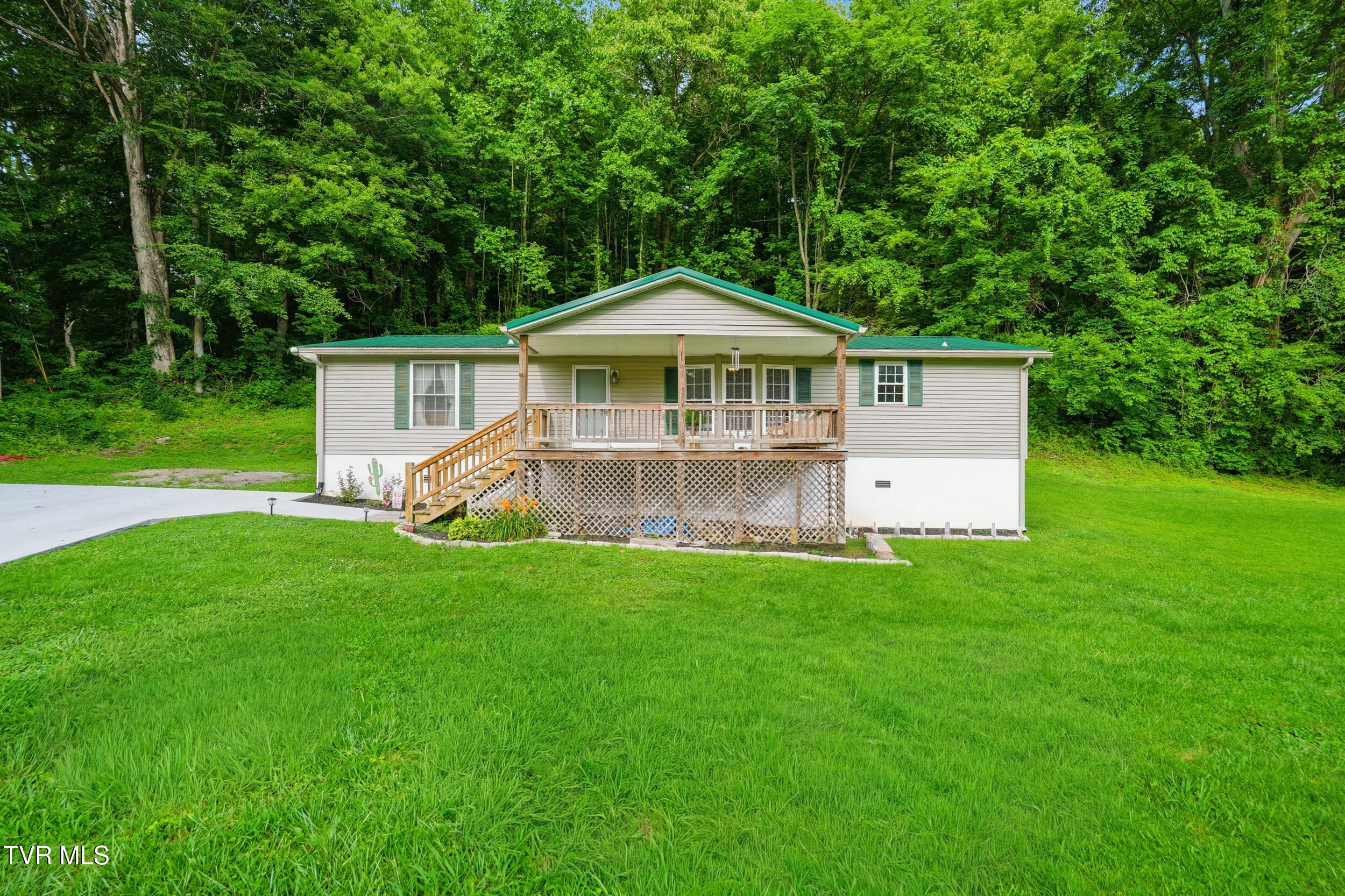 Photo 1 of 34 — 768 East Wood Avenue, Big Stone Gap, VA 24219