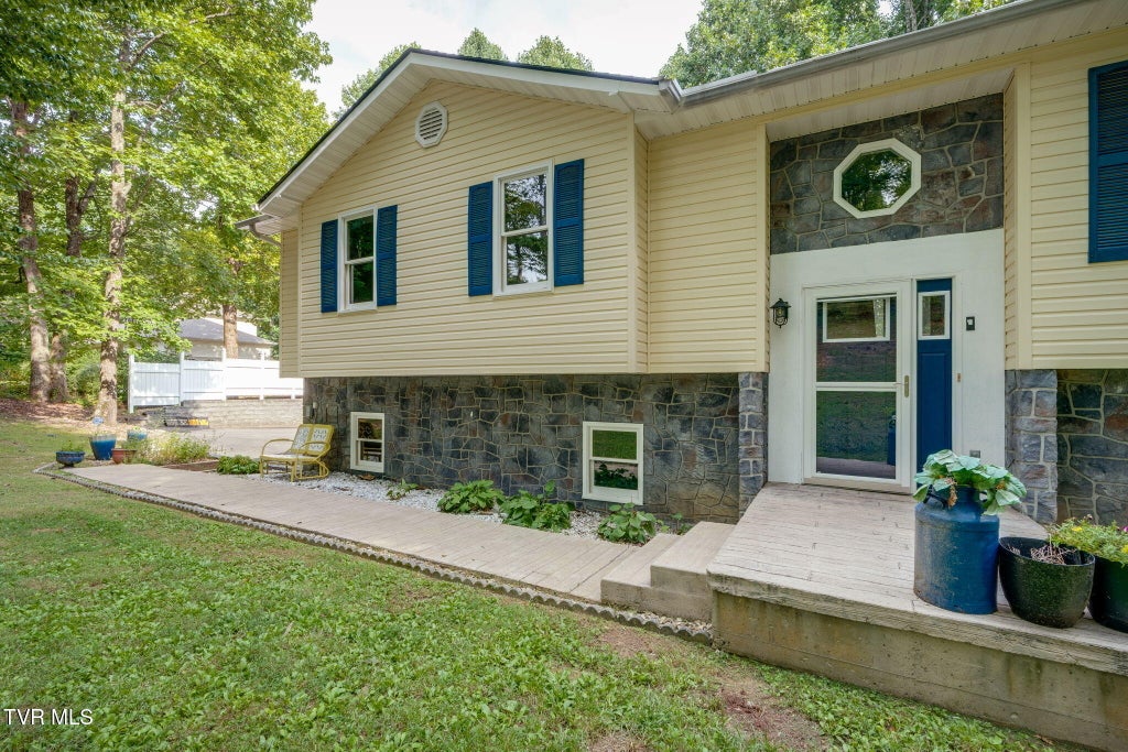 Photo of 170 Young Road, Johnson City, TN 37604 (MLS # 10000192)