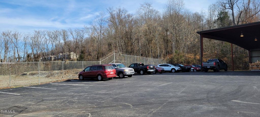 Photo of 644 Eastern Star Road, Kingsport, TN 37663 (MLS # 9990586)