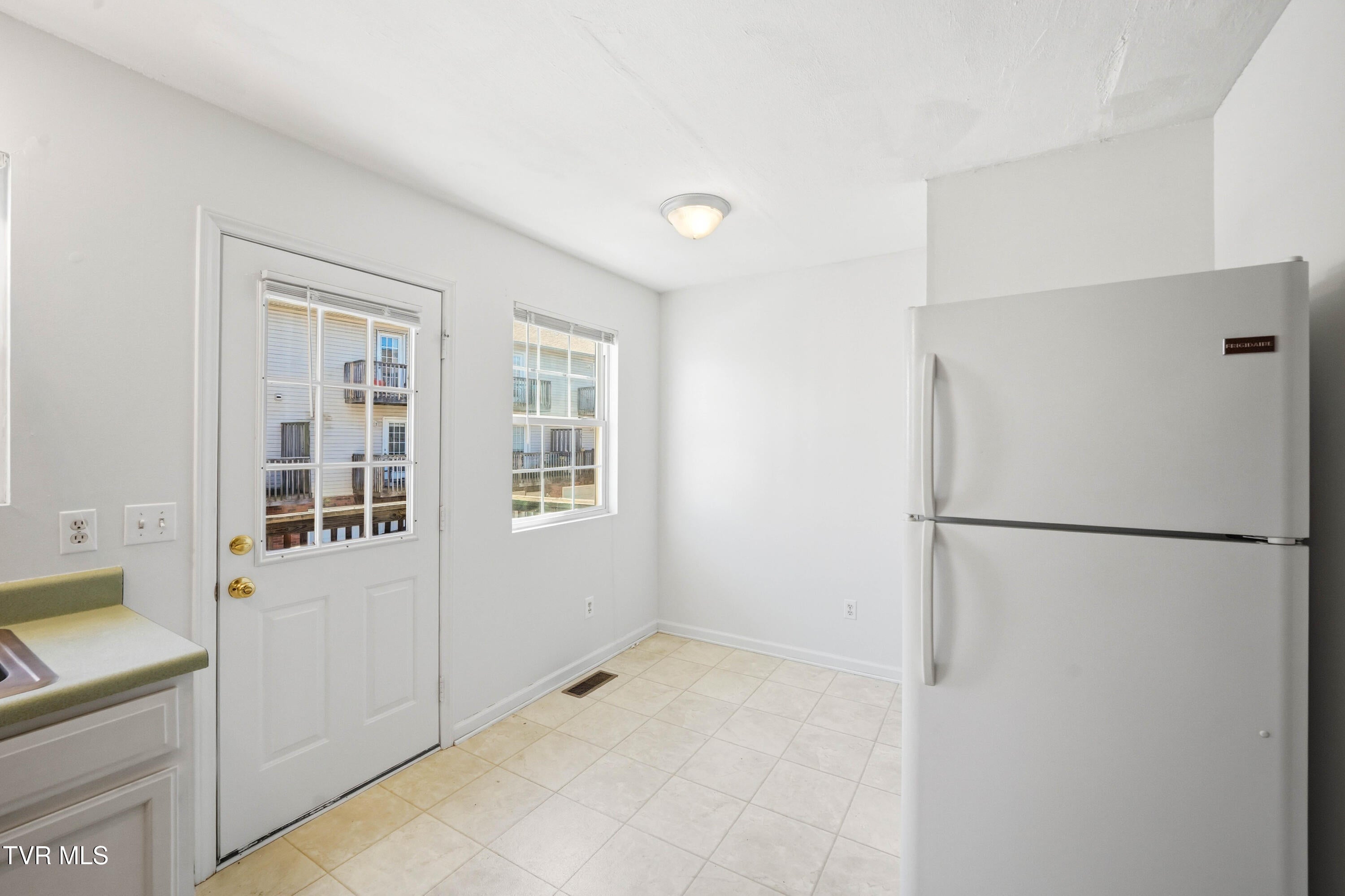 2305 South Greenwood Drive Apt 10